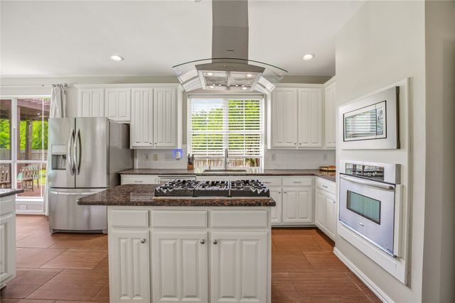 3508 Stone Creek Lane N, Fort Worth, TX 76137