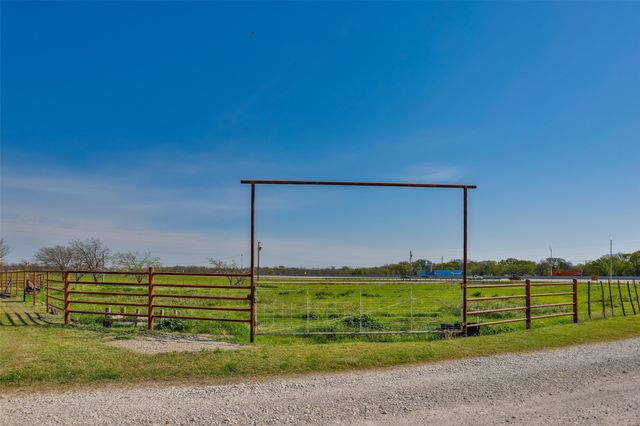 3511 S Interstate 35, Gainesville, TX 76240