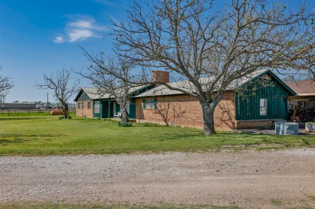 3511 S Interstate 35, Gainesville, TX 76240