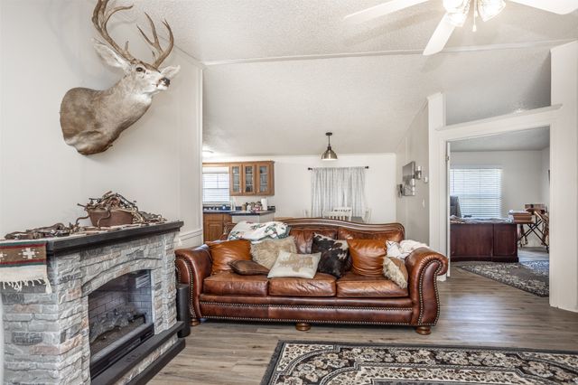 3511 S Interstate 35, Gainesville, TX 76240