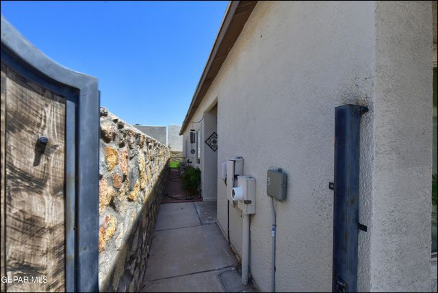 14341 Seth Payne Drive, Horizon City, TX 79928