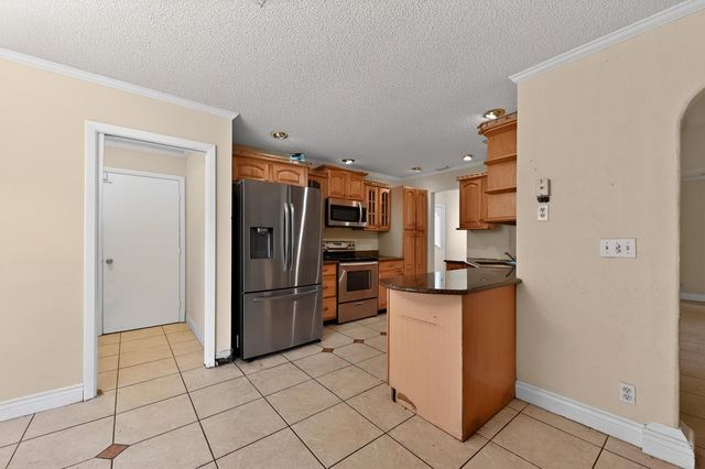 8421 Winnipesaukee Way, Lake Worth, FL 33467