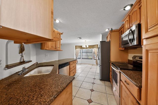 8421 Winnipesaukee Way, Lake Worth, FL 33467