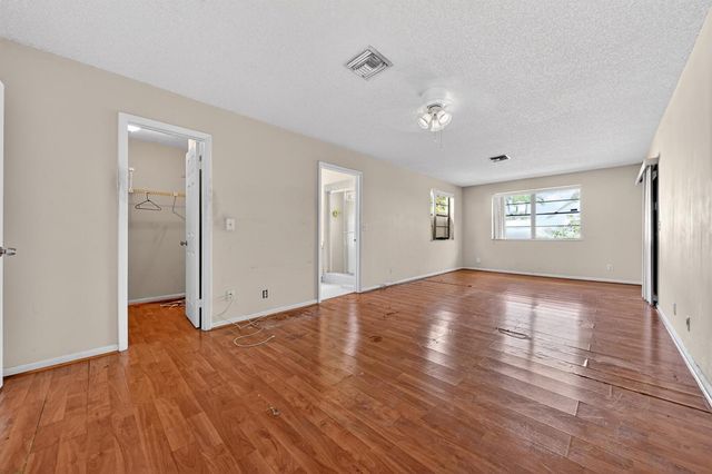 8421 Winnipesaukee Way, Lake Worth, FL 33467