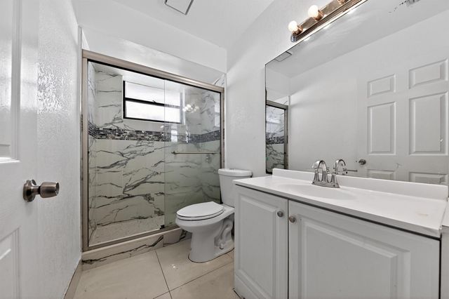8421 Winnipesaukee Way, Lake Worth, FL 33467