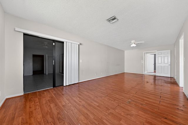 8421 Winnipesaukee Way, Lake Worth, FL 33467