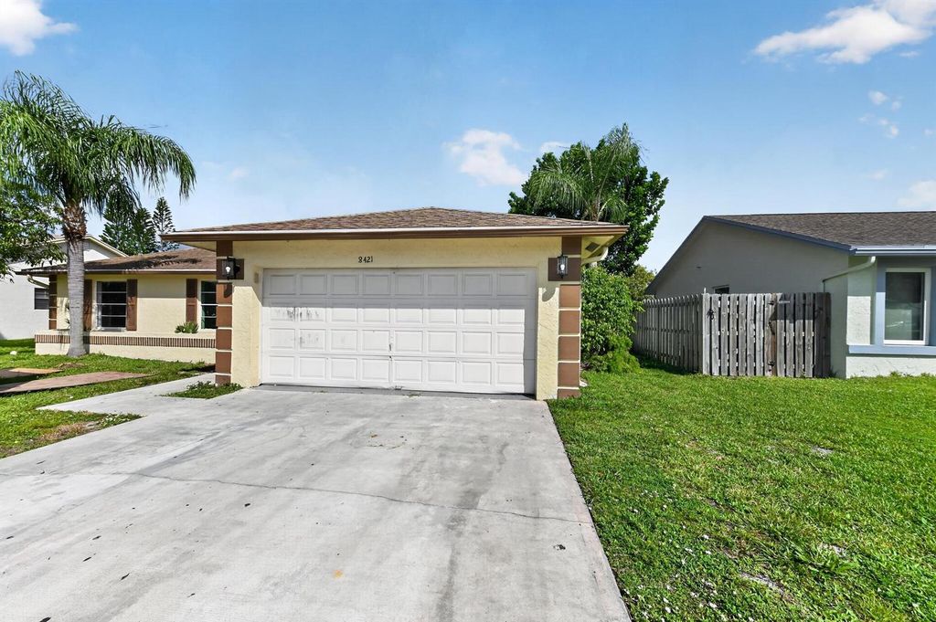 8421 Winnipesaukee Way, Lake Worth, FL 33467