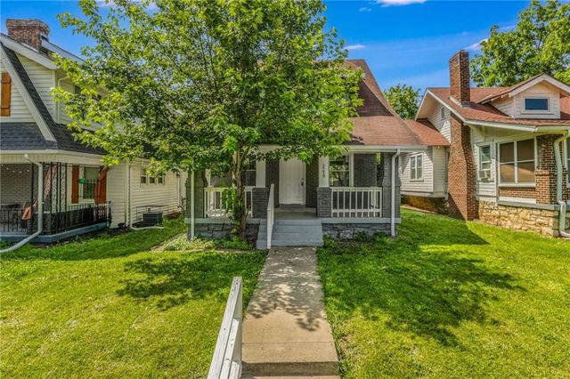 2219 E Meyer Boulevard, Kansas City, MO 64132