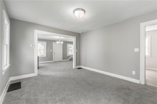 2219 E Meyer Boulevard, Kansas City, MO 64132