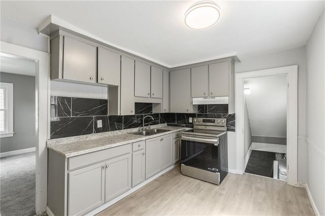 2219 E Meyer Boulevard, Kansas City, MO 64132