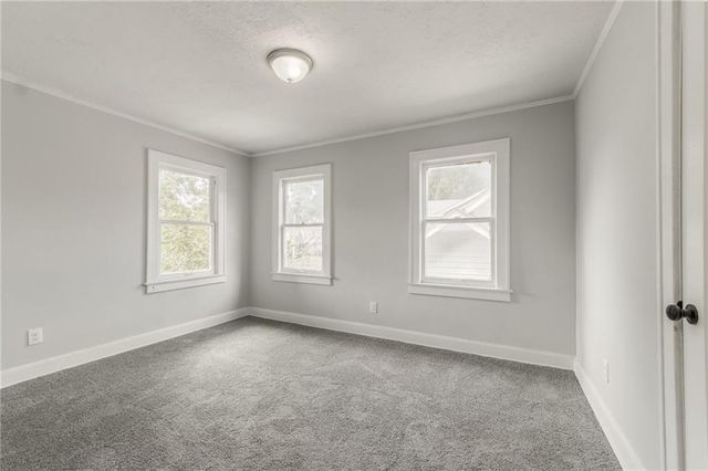 2219 E Meyer Boulevard, Kansas City, MO 64132