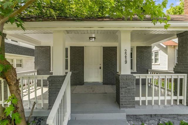 2219 E Meyer Boulevard, Kansas City, MO 64132