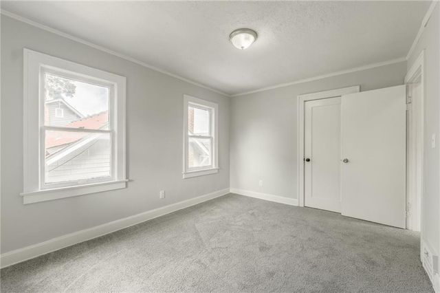 2219 E Meyer Boulevard, Kansas City, MO 64132