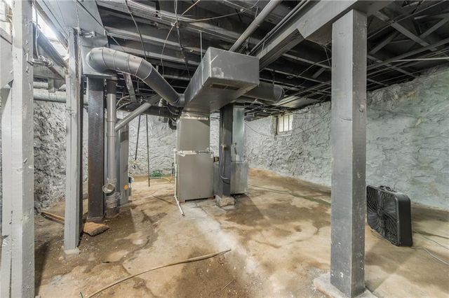 2219 E Meyer Boulevard, Kansas City, MO 64132