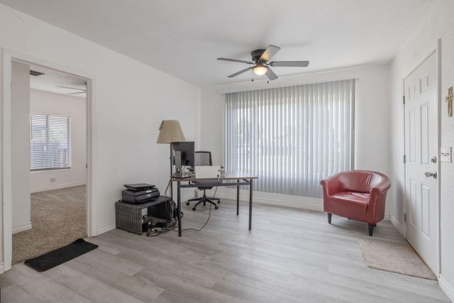 1112 W San Joaquin Avenue, Tulare, CA 93274