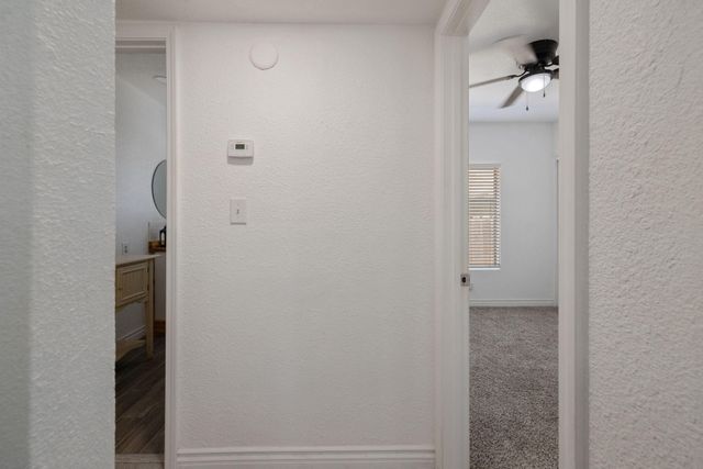 1112 W San Joaquin Avenue, Tulare, CA 93274