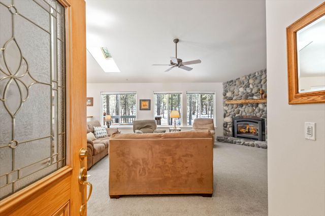 55565 Wagon Master Way, Bend, OR 97707