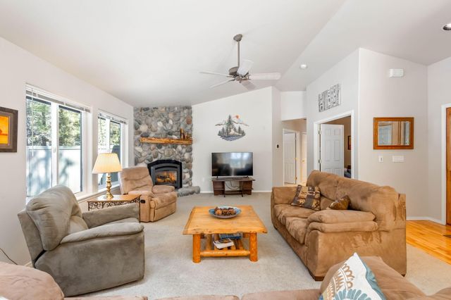 55565 Wagon Master Way, Bend, OR 97707