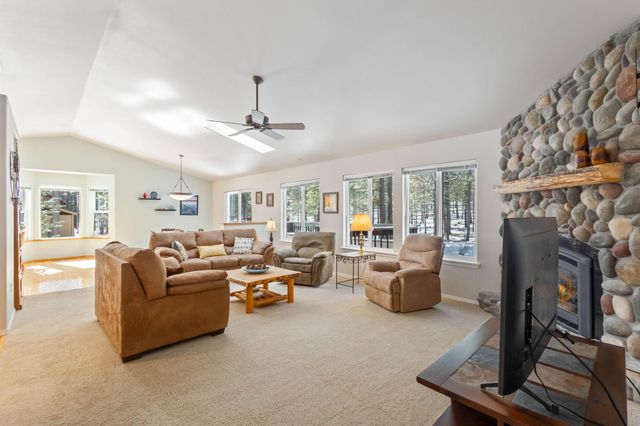 55565 Wagon Master Way, Bend, OR 97707