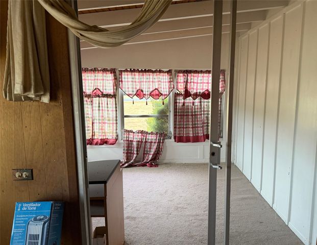 303 S Crook Street, Cresson, TX 76035
