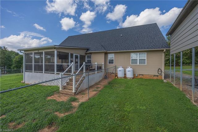 3146 Clear Ridge Drive, Trinity, NC 27370
