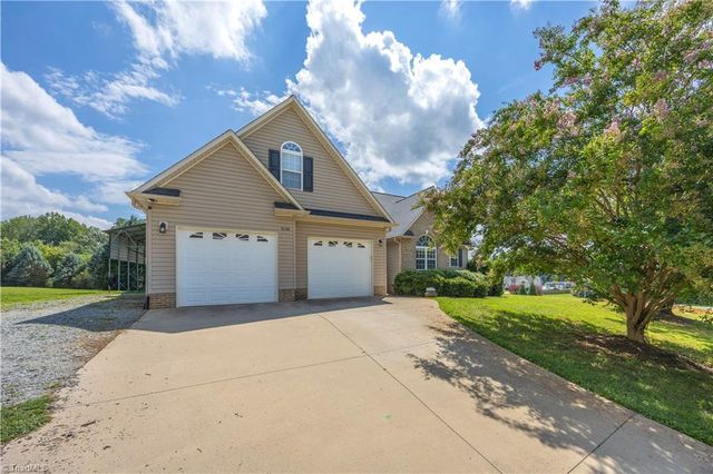3146 Clear Ridge Drive, Trinity, NC 27370