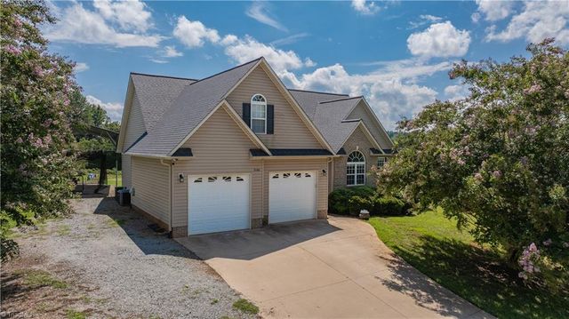 3146 Clear Ridge Drive, Trinity, NC 27370