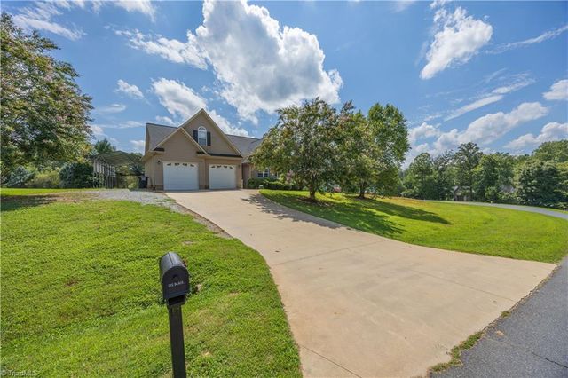 3146 Clear Ridge Drive, Trinity, NC 27370