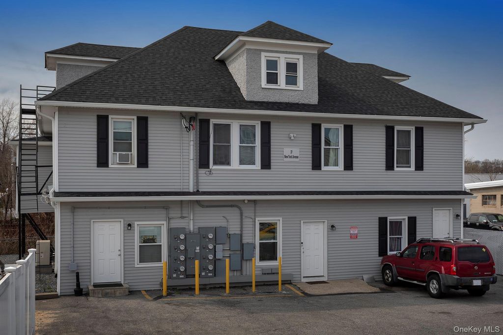 35-1 New York Avenue 35-1, Huntington, NY 11743