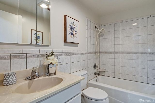 1718 22nd Avenue, San Francisco, CA 94122