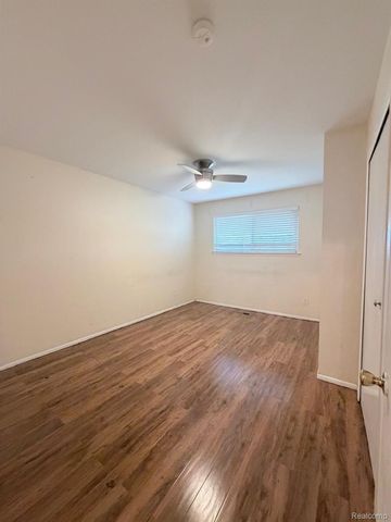 29355 Westbrook Avenue, Warren, MI 48092
