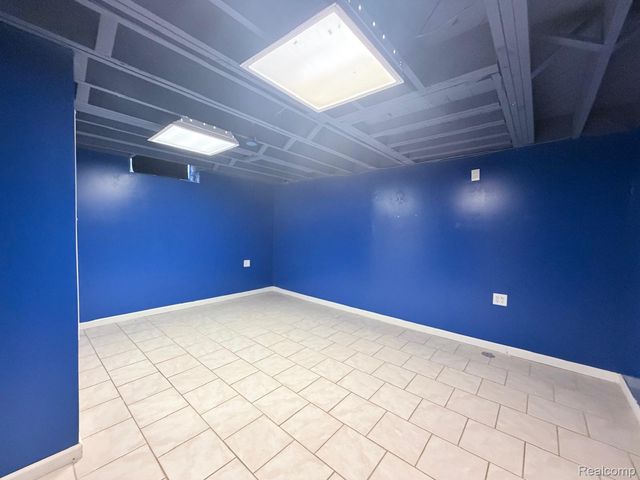 29355 Westbrook Avenue, Warren, MI 48092