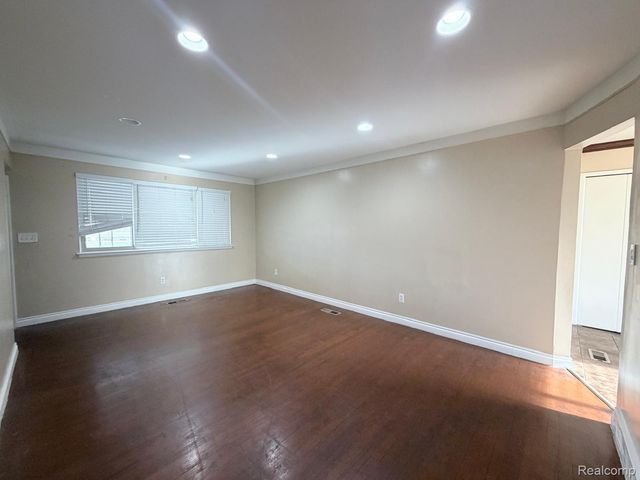 29355 Westbrook Avenue, Warren, MI 48092