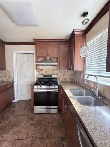 29355 Westbrook Avenue, Warren, MI 48092