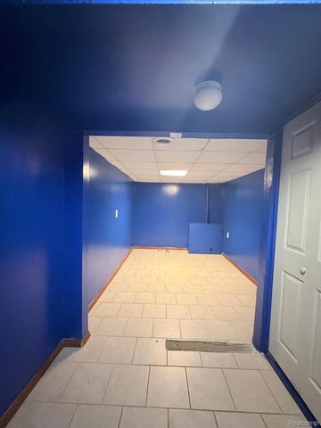 29355 Westbrook Avenue, Warren, MI 48092