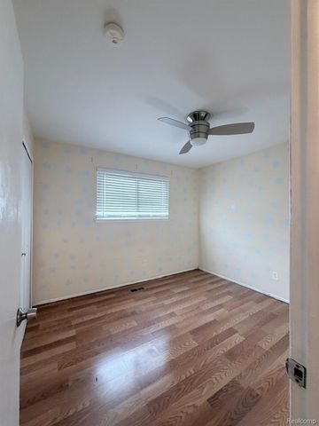 29355 Westbrook Avenue, Warren, MI 48092