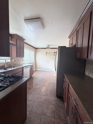 29355 Westbrook Avenue, Warren, MI 48092