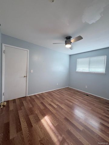 29355 Westbrook Avenue, Warren, MI 48092