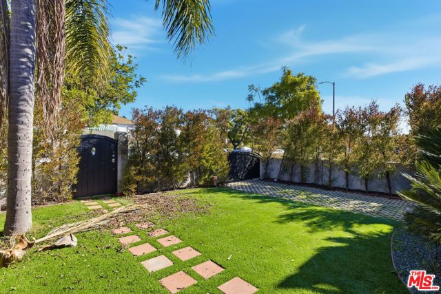 3652 Brunswick Avenue, Los Angeles, CA 90039