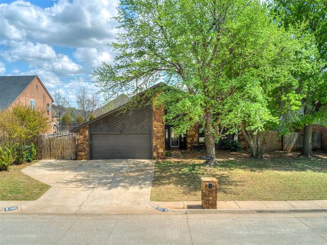 2012 Yellowstone Drive, Yukon, OK 73099