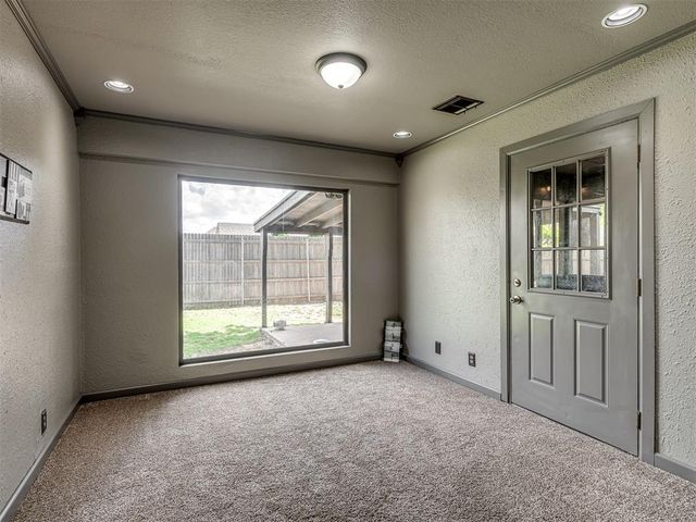 2012 Yellowstone Drive, Yukon, OK 73099