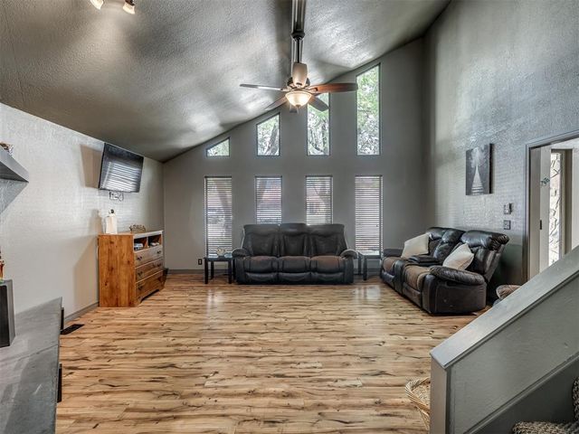 2012 Yellowstone Drive, Yukon, OK 73099