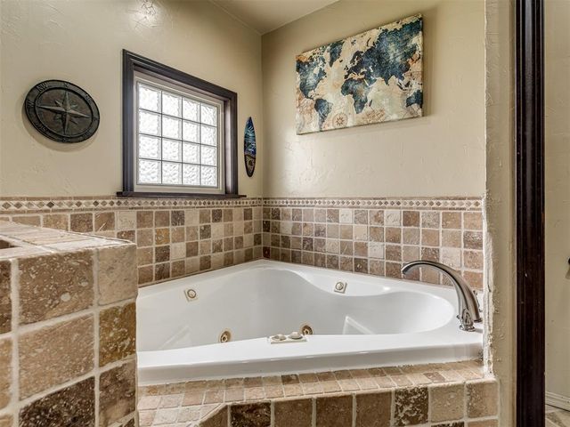 2012 Yellowstone Drive, Yukon, OK 73099