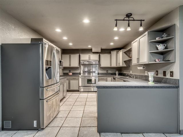 2012 Yellowstone Drive, Yukon, OK 73099