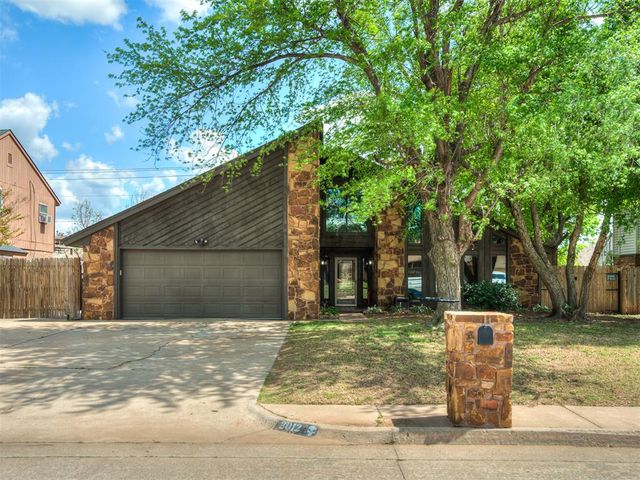 2012 Yellowstone Drive, Yukon, OK 73099