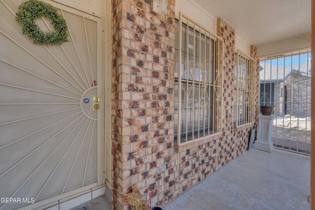 7741 Waterhouse Drive, El Paso, TX 79912