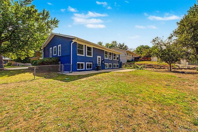 1821 S Yank Court, Lakewood, CO 80228