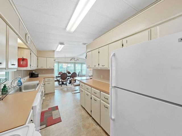 4966 DEERWOOD DR, Lakeland, FL 33810