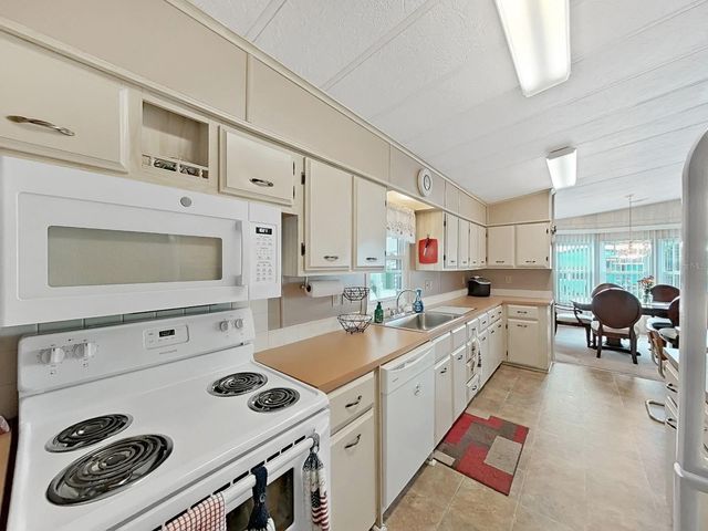 4966 DEERWOOD DR, Lakeland, FL 33810