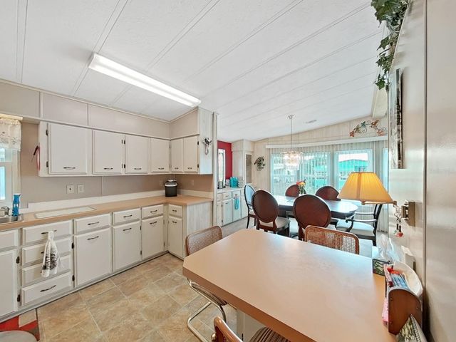 4966 DEERWOOD DR, Lakeland, FL 33810